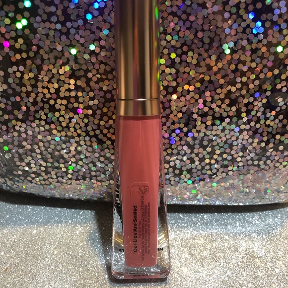 BNIB! Too Faced Melted Matte-Tallic Liquid Lipstick in Our Lips Are Sealed ๐คซ ๐ - Picture 2 of 8